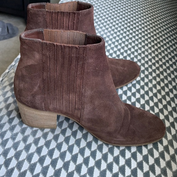 Vince brown Swede boots - Picture 1 of 1